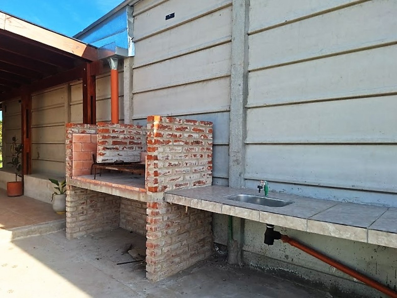 CASA A ESTRENAR MAS DOS GALPONES A LA VENTA