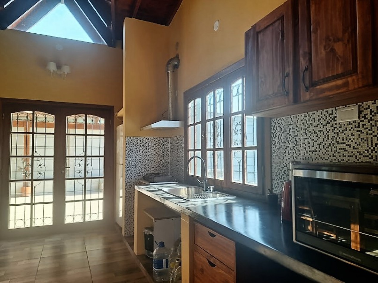 CASA A ESTRENAR MAS DOS GALPONES A LA VENTA
