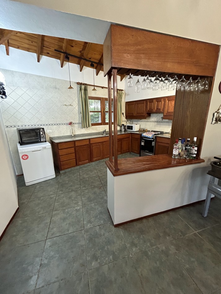 OPORTUNIDAD A LA VENTA Casa de Lujo con Vista al Golf, Pileta y Quincho: en tres lotes, Diseño y Comodidad en Pinamar