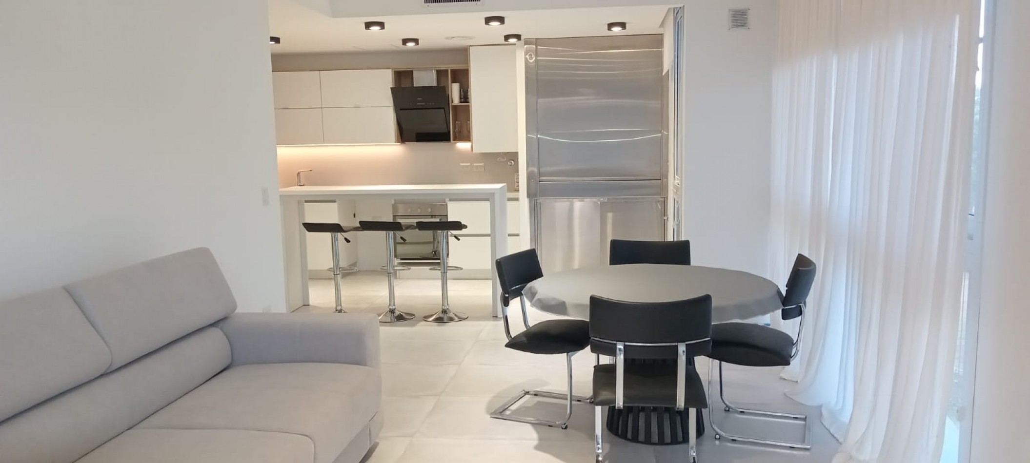 Departamento 2 ambientes (2A) NESTING PINAMAR. Frente. Incluye Cochera Cubierta.