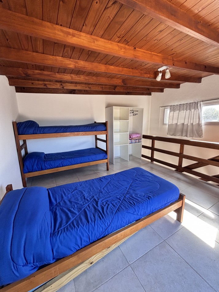 DEPARTAMENTO TRES AMBIENTES EN MAR DE OSTENDE UNA CUADRA AL MAR