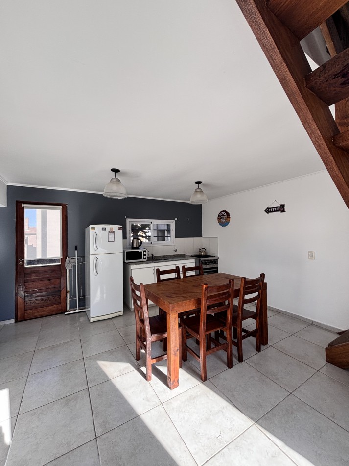 DEPARTAMENTO TRES AMBIENTES EN MAR DE OSTENDE UNA CUADRA AL MAR