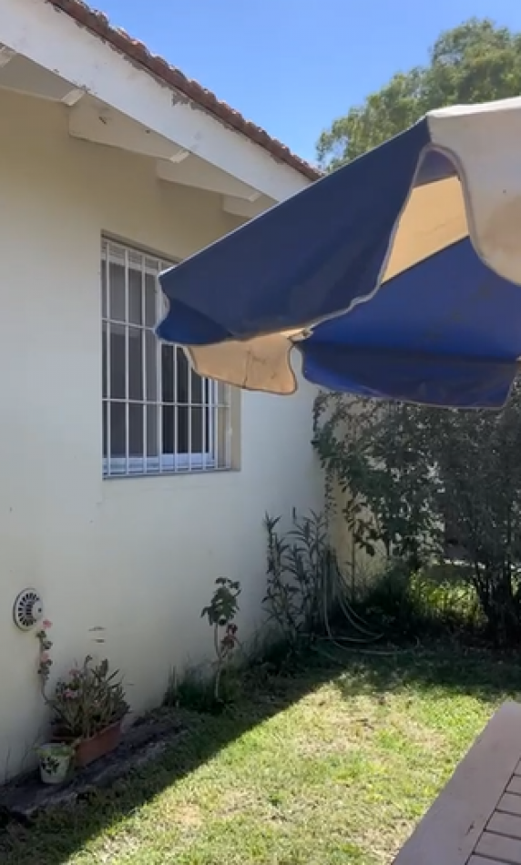 PINAMAR - EN VENTA - DEPARTAMENTO EN PH EN VALLE FERTIL DOS DORMITORIOS CON QUINCHO CUBIERTO