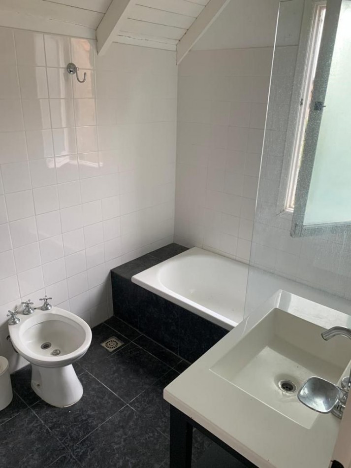 Departamento en Duplex. en Pinamar, en estado y ubicacion muy buena