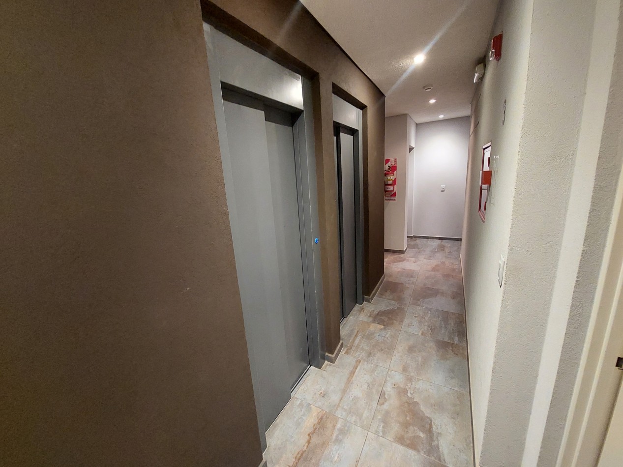 Moderno Departamento con cochera en Renata 9