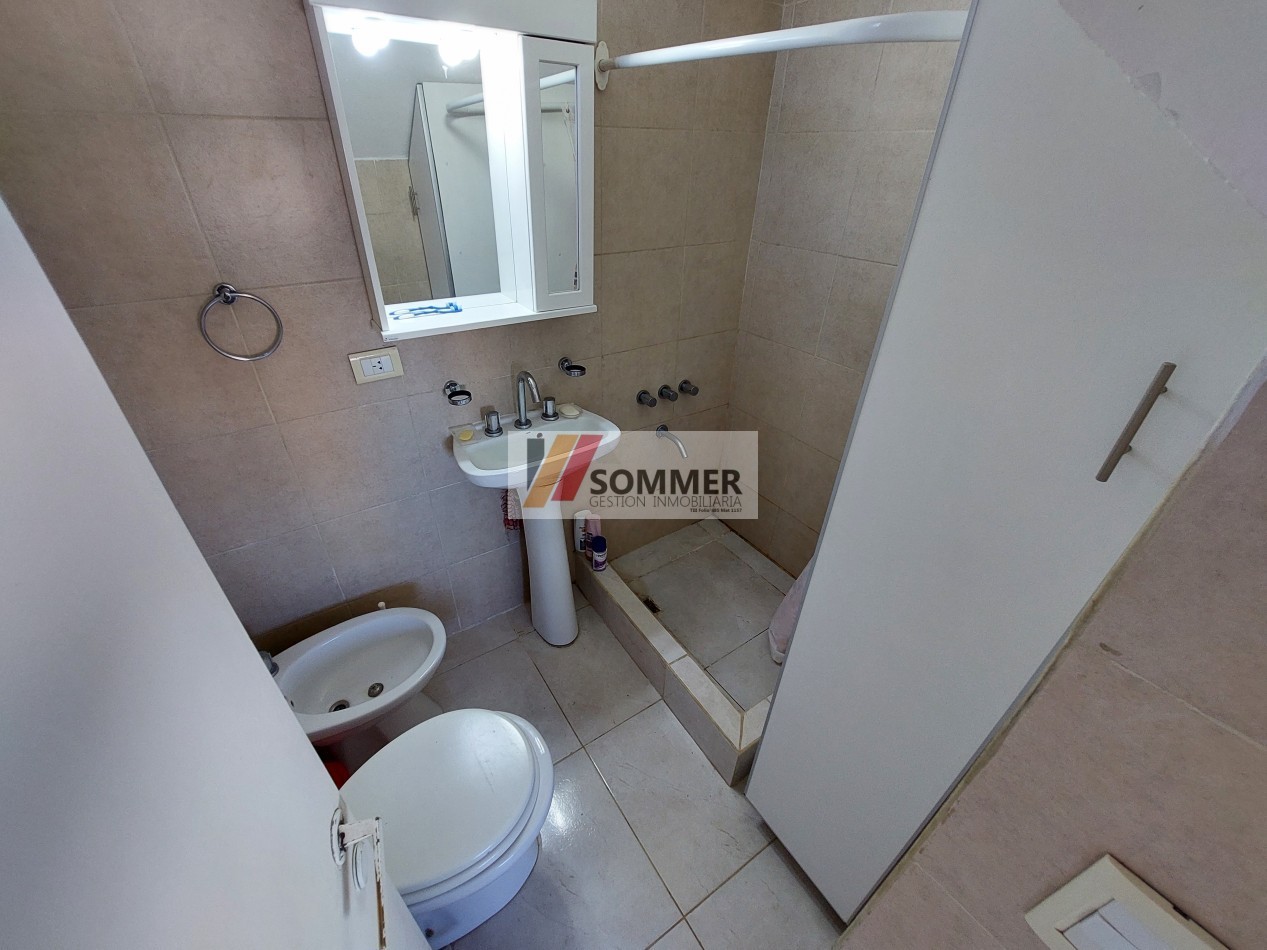 AMPLIA COCHERA + DEPARTAMENTO EN PLENO CENTRO DE PINAMAR