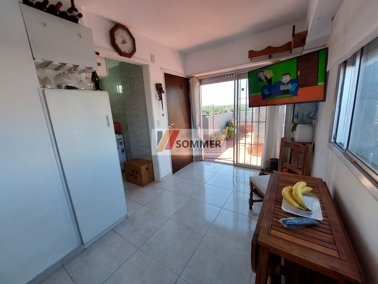 AMPLIA COCHERA + DEPARTAMENTO EN PLENO CENTRO DE PINAMAR