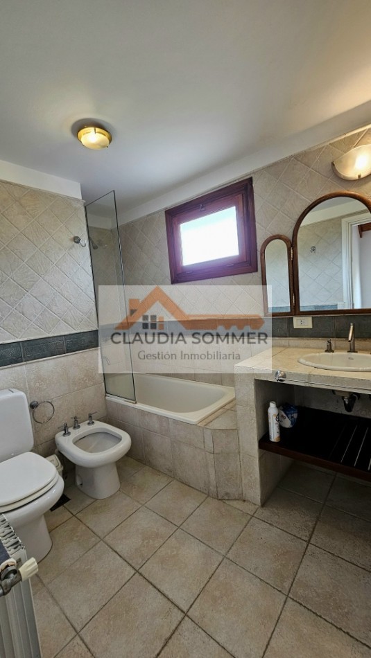 PINAMAR NORTE CHALET TRADICIONAL A SOLO 200 METROS DEL MAR