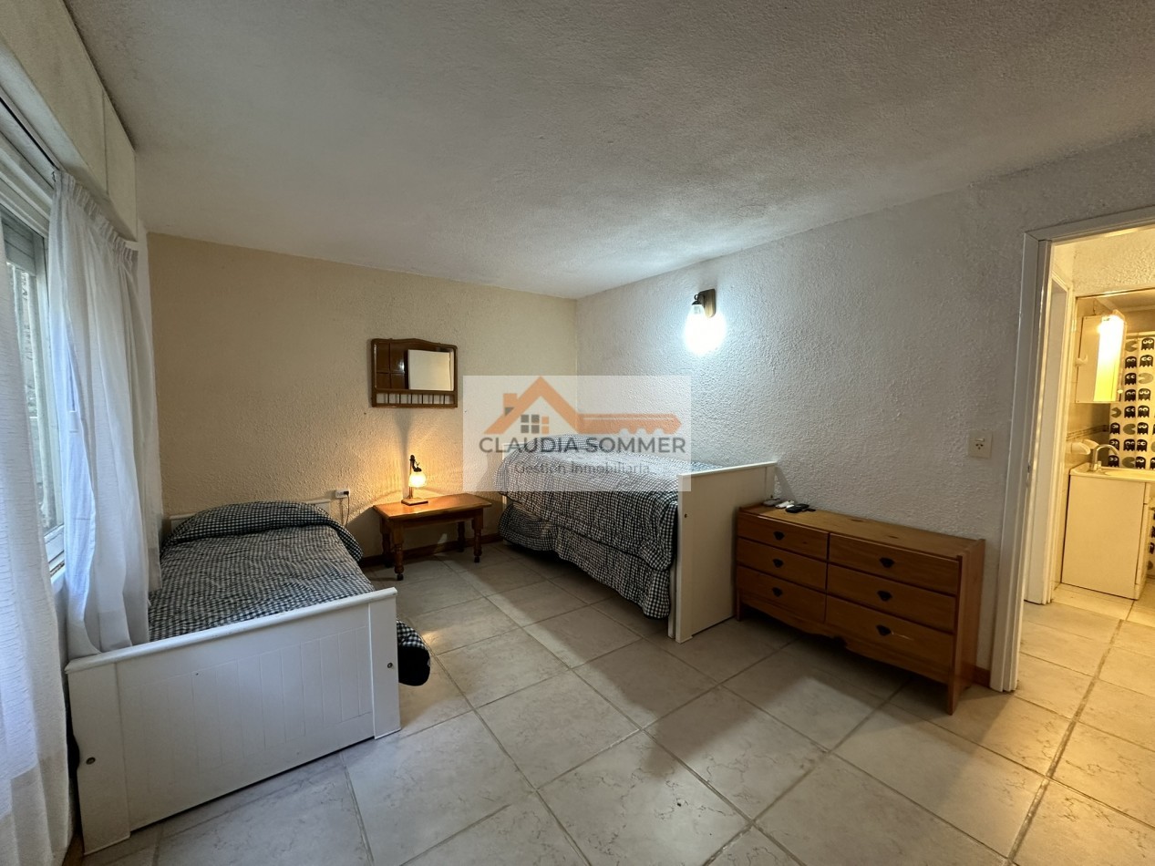 DOS CASAS IDEAL INVERSION PARA RENTA !!!! PROPIEDAD MULTIFAMILIAR - EXCELENTE UBICACION Y ESTADO -