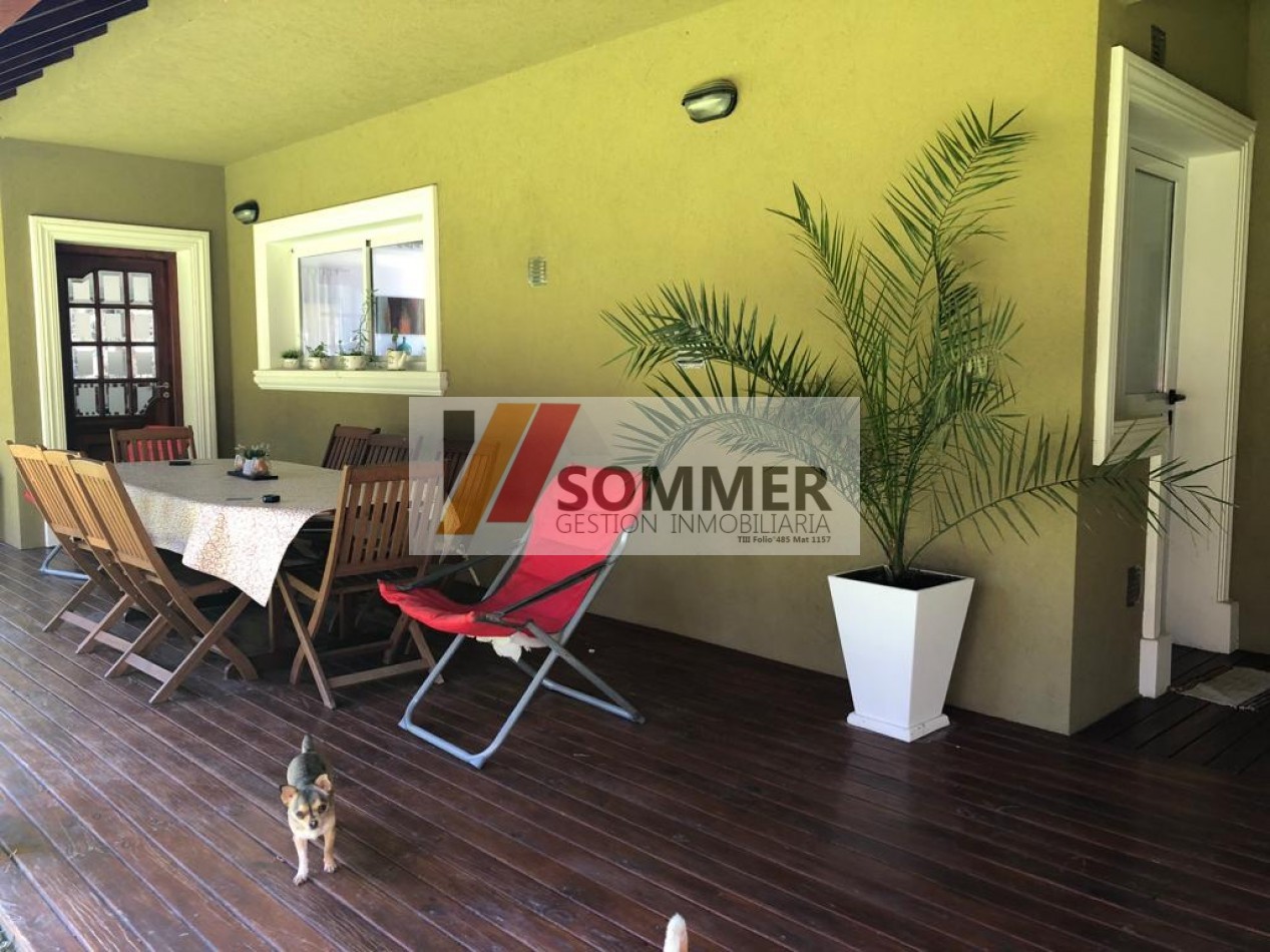 CASA EN BARRIO PRIVADO LA HERRADURA