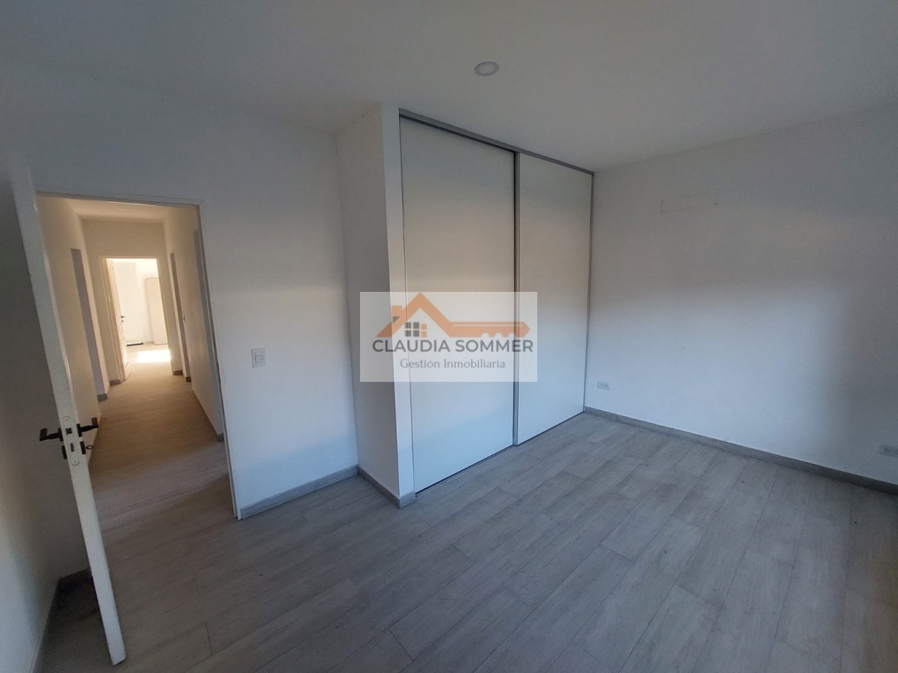 CASA A ESTRENAR EN BARRIO NAYADES