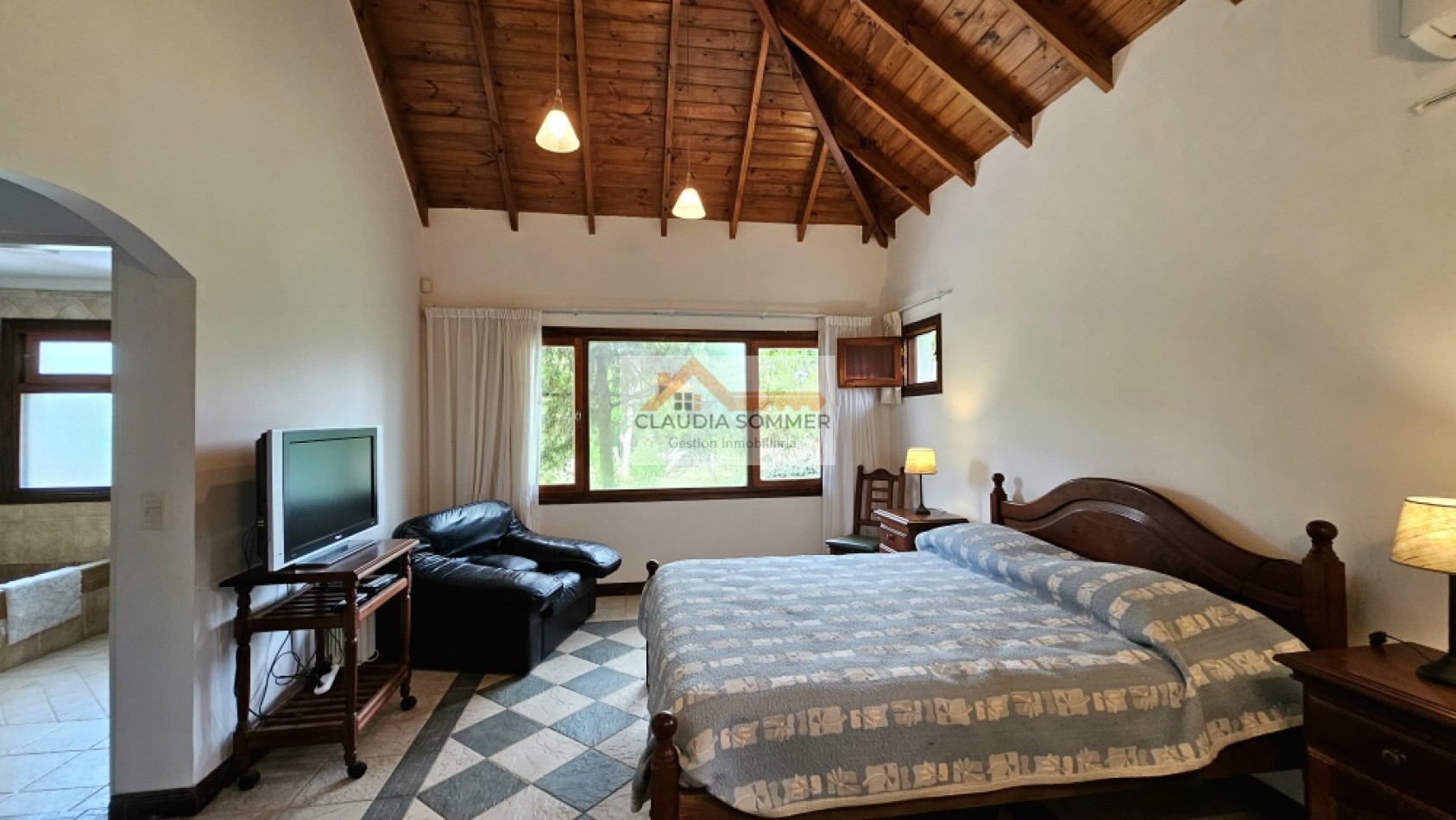 PINAMAR NORTE CHALET TRADICIONAL A SOLO 200 METROS DEL MAR
