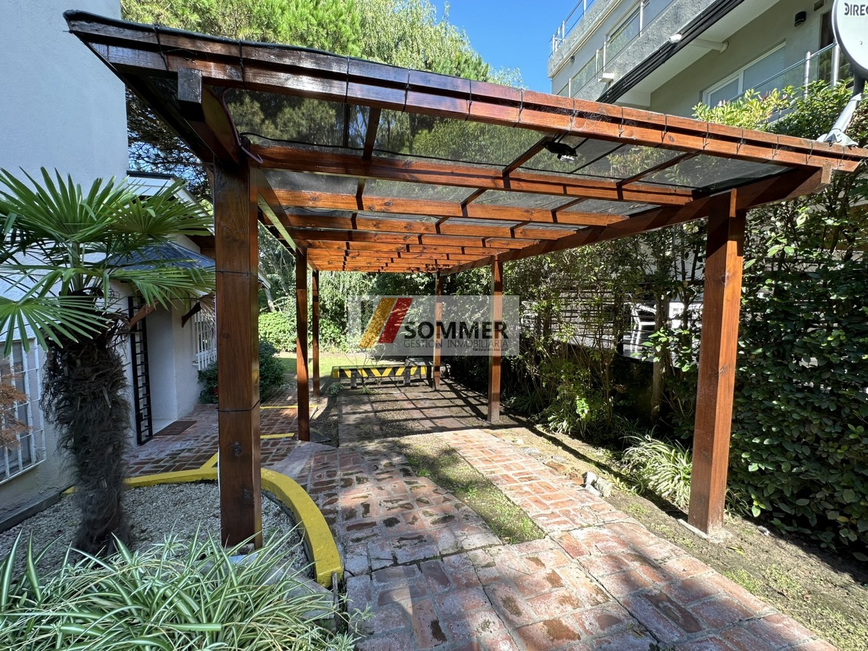 DOS CASAS IDEAL INVERSION PARA RENTA !!!! PROPIEDAD MULTIFAMILIAR - EXCELENTE UBICACION Y ESTADO -