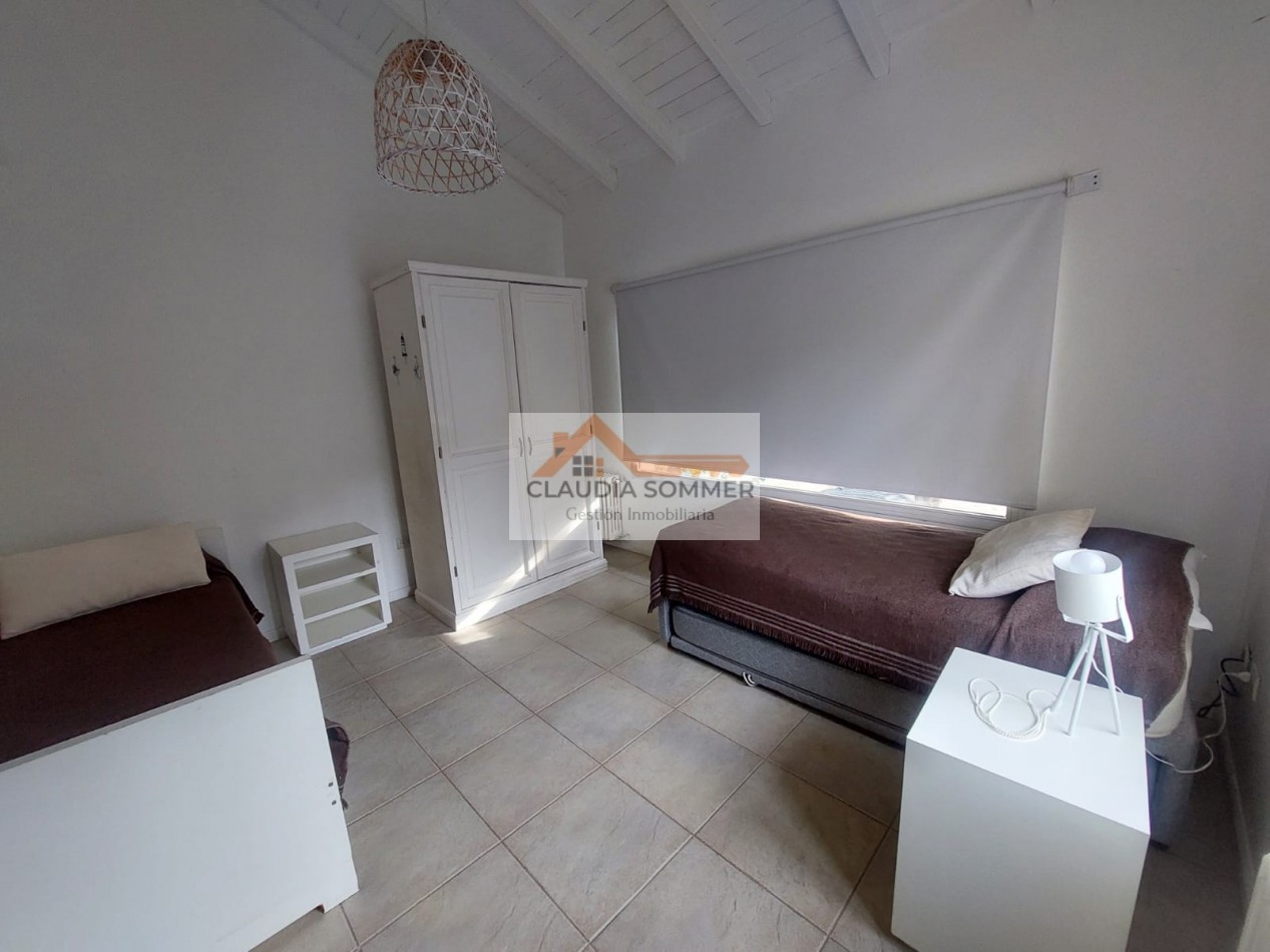 COMPLEJO TRIDENTE: COMODO TRIPLEX  CON PATIO, PARRILLA,COCHERA, PARQUE Y PISCINA.