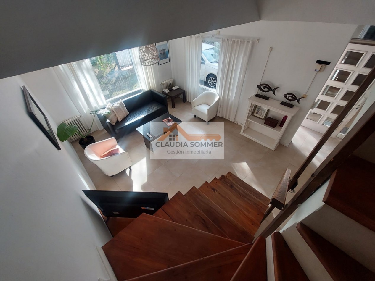 COMPLEJO TRIDENTE: COMODO TRIPLEX  CON PATIO, PARRILLA,COCHERA, PARQUE Y PISCINA.
