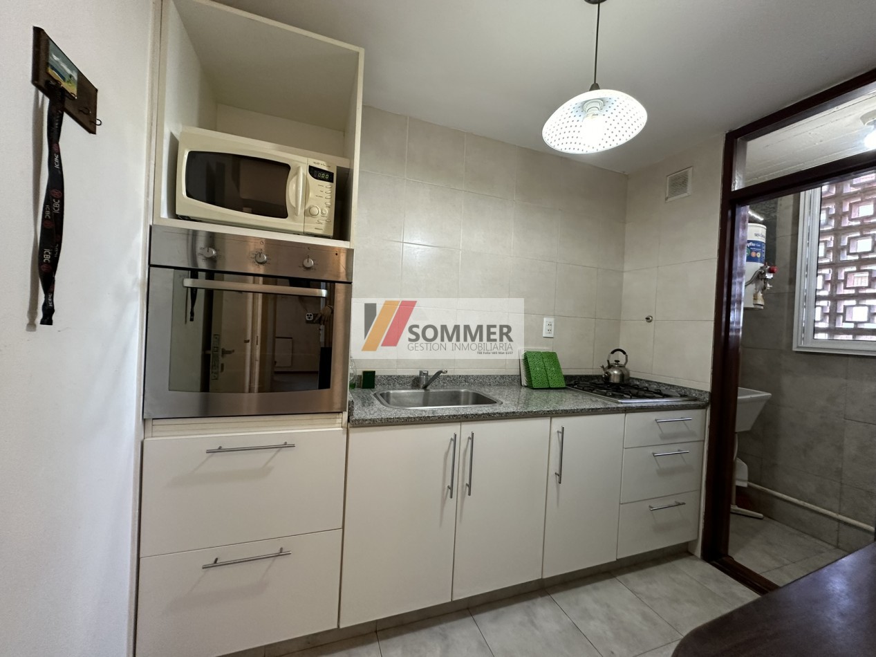 DEPARTAMENTO A DOS CUADRAS DE LA PLAYA Y A UNA DEL CENTRO