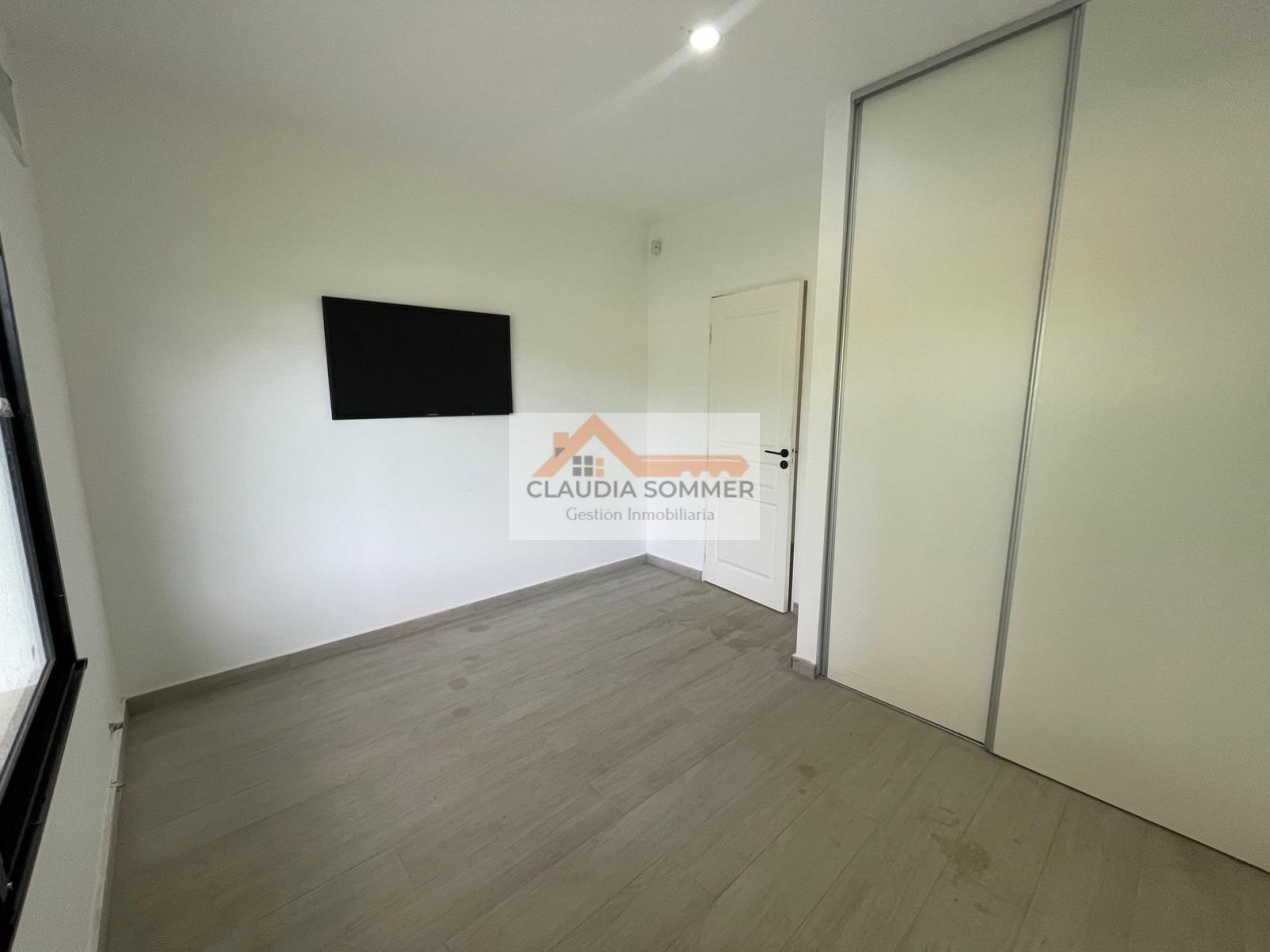 CASA A ESTRENAR EN BARRIO NAYADES
