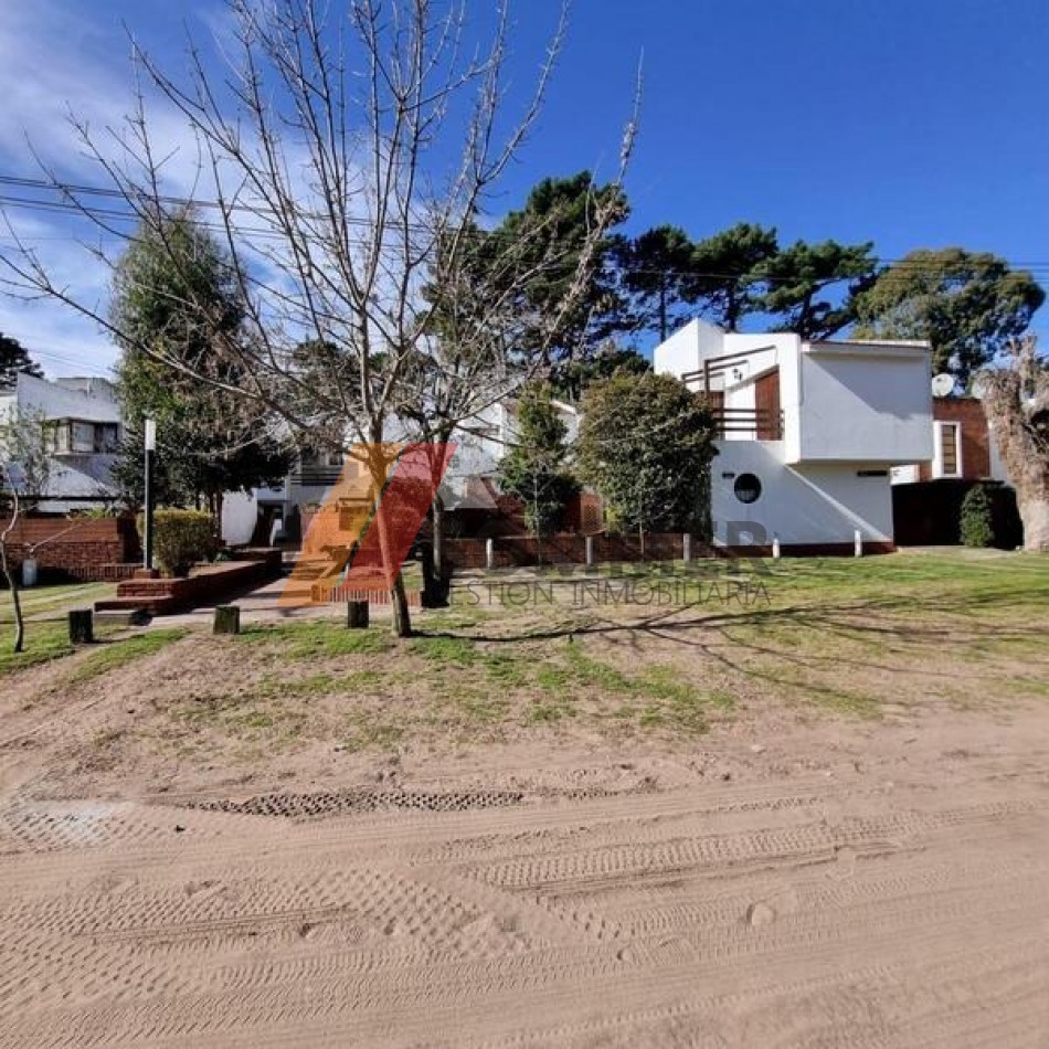 IMPECABLE DUPLEX DE TRES AMBIENTES