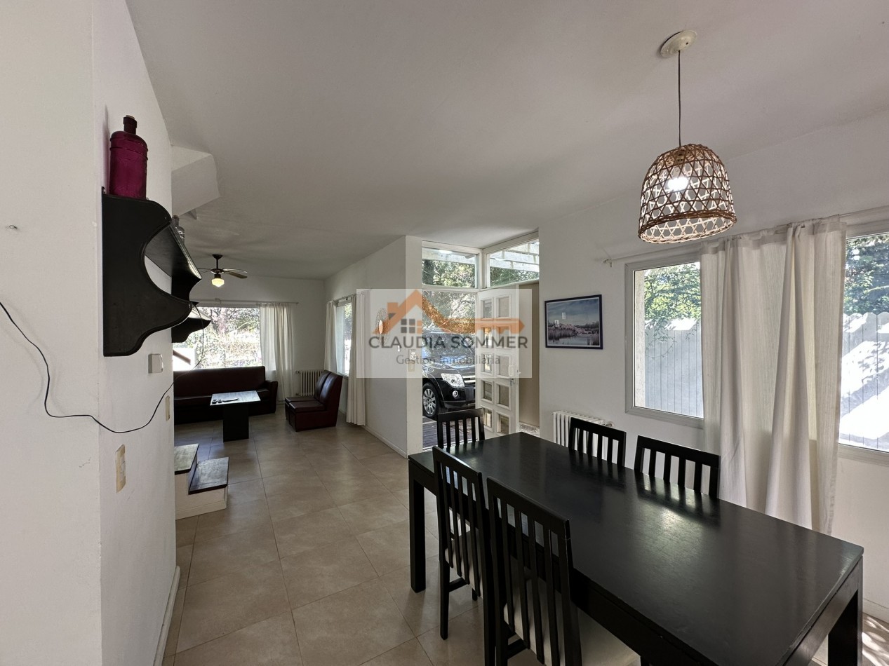 COMPLEJO TRIDENTE: COMODO TRIPLEX CON PATIO, PARRILLA,COCHERA, PARQUE Y PISCINA.