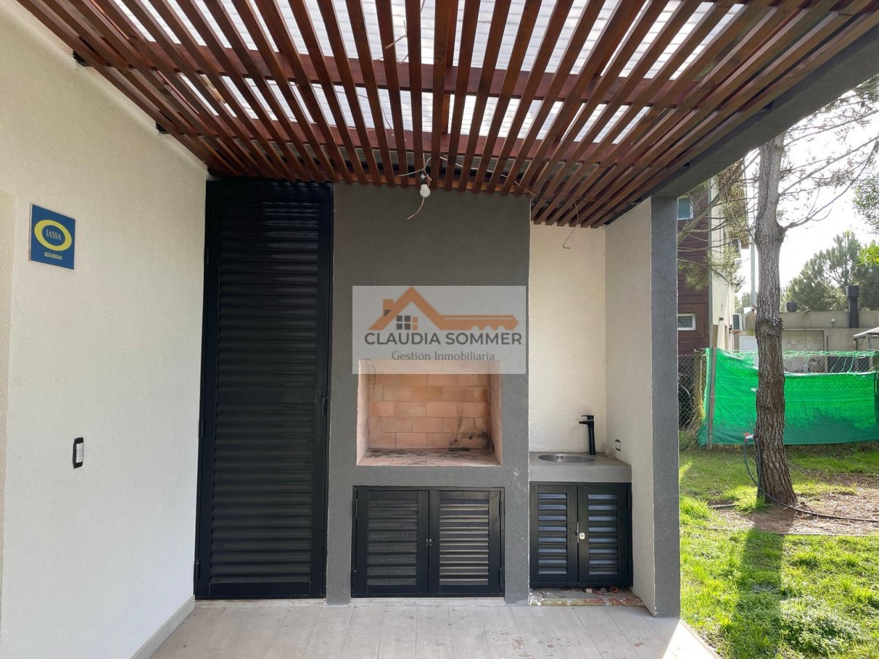 CASA A ESTRENAR EN BARRIO NAYADES