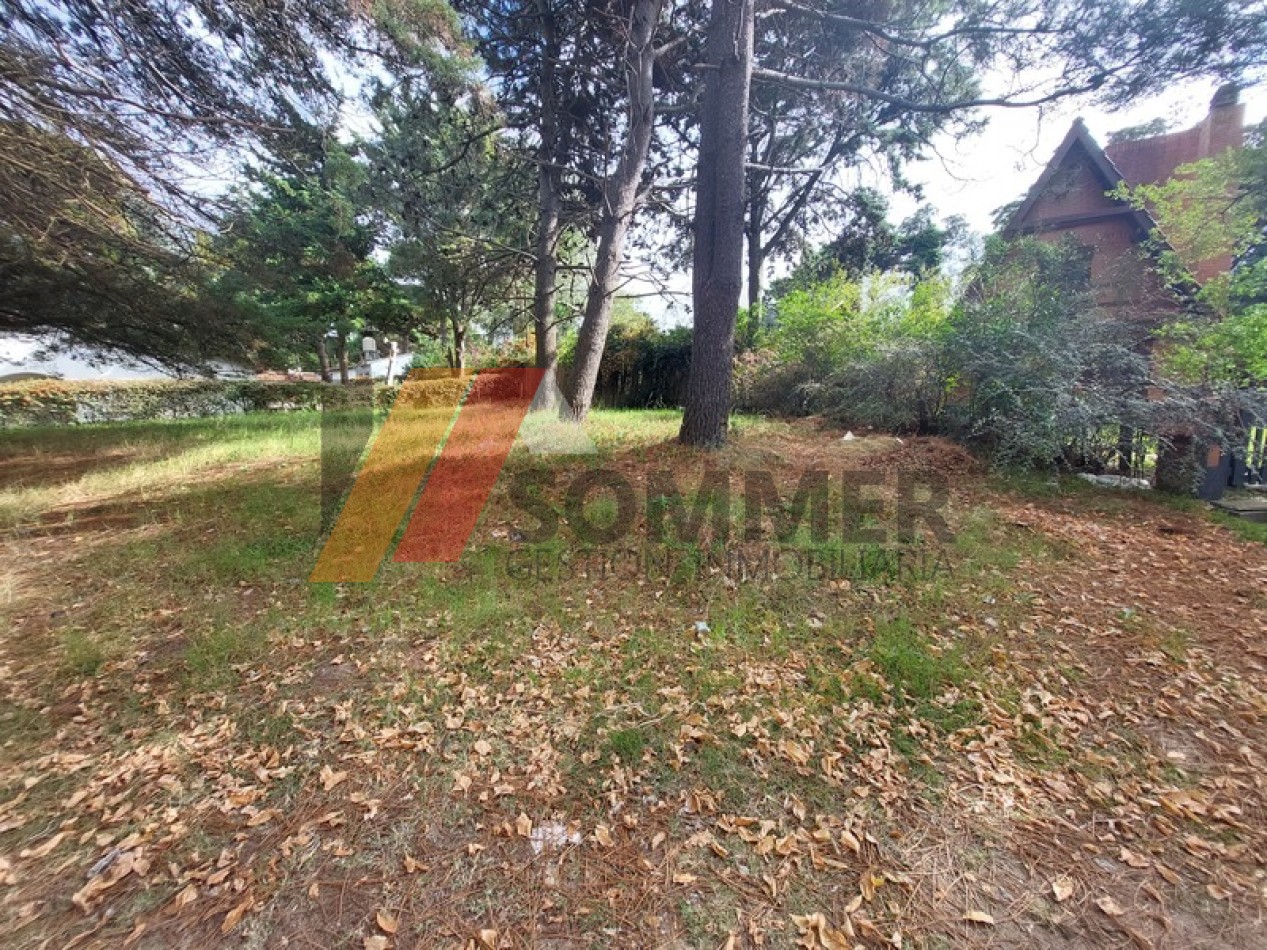 HERMOSO LOTE NIVELADO EN ESQUINA