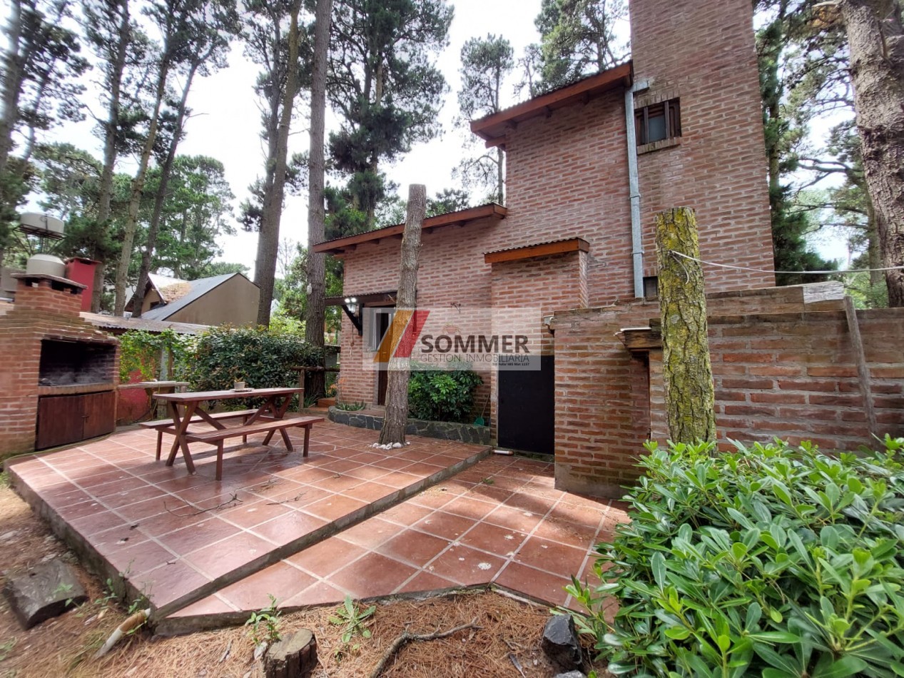 CASA EN MAR AZUL- VILLA GESELL-