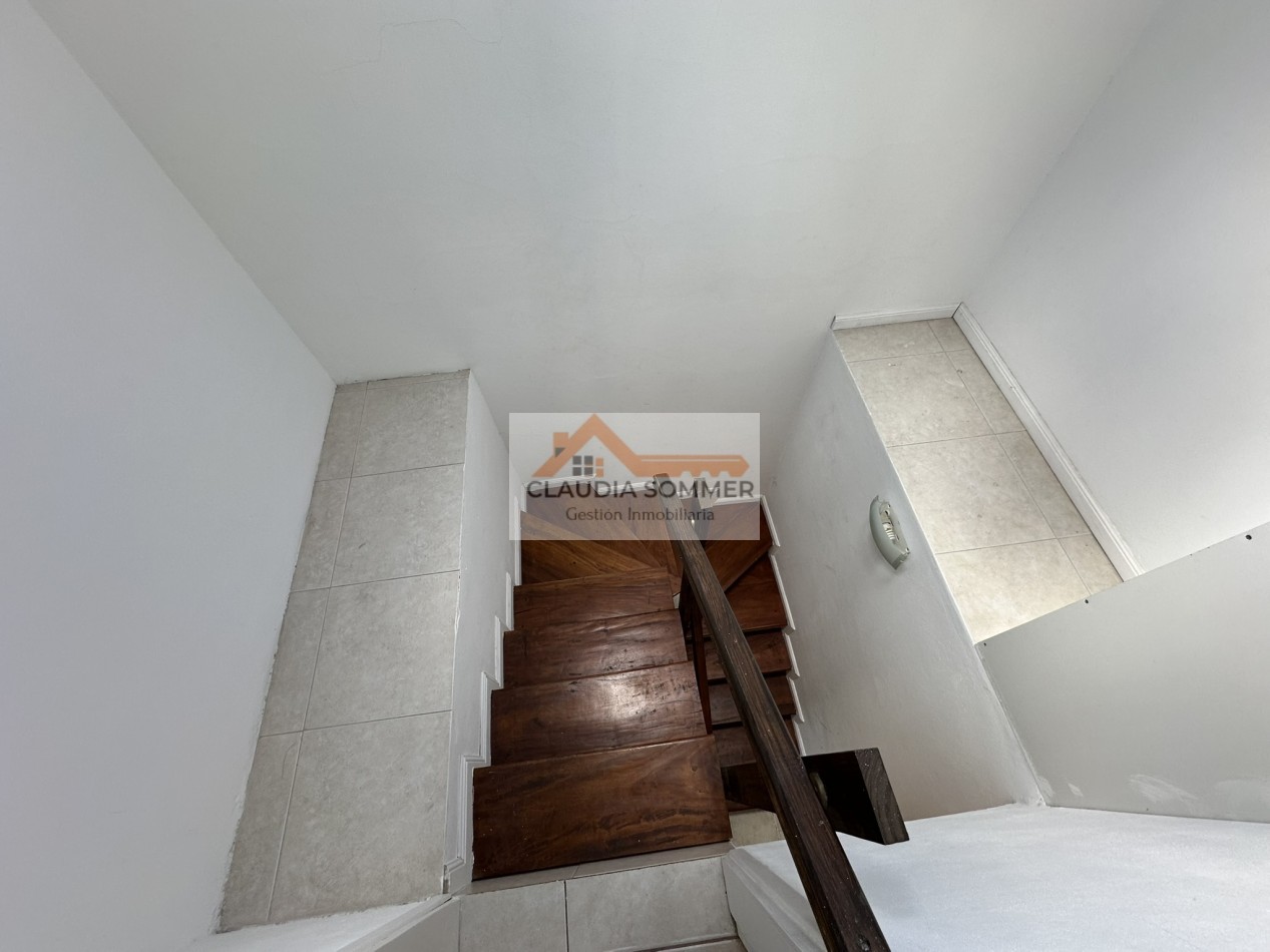COMPLEJO TRIDENTE: COMODO TRIPLEX CON PATIO, PARRILLA,COCHERA, PARQUE Y PISCINA.