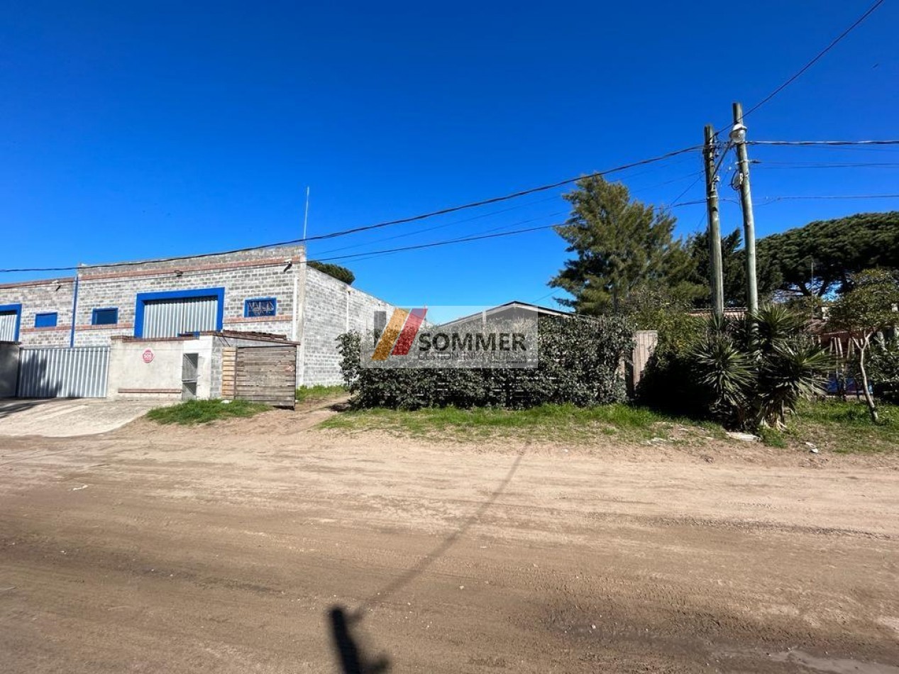 GALPON EN VENTA MAS VIVIENDA. ZONA INDUSTRIAL .