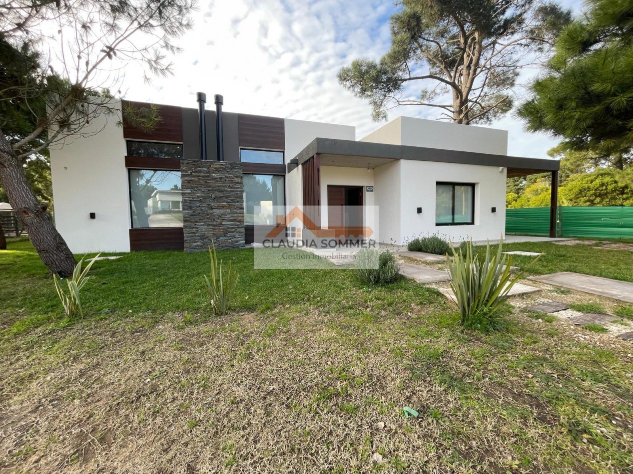 CASA A ESTRENAR EN BARRIO NAYADES