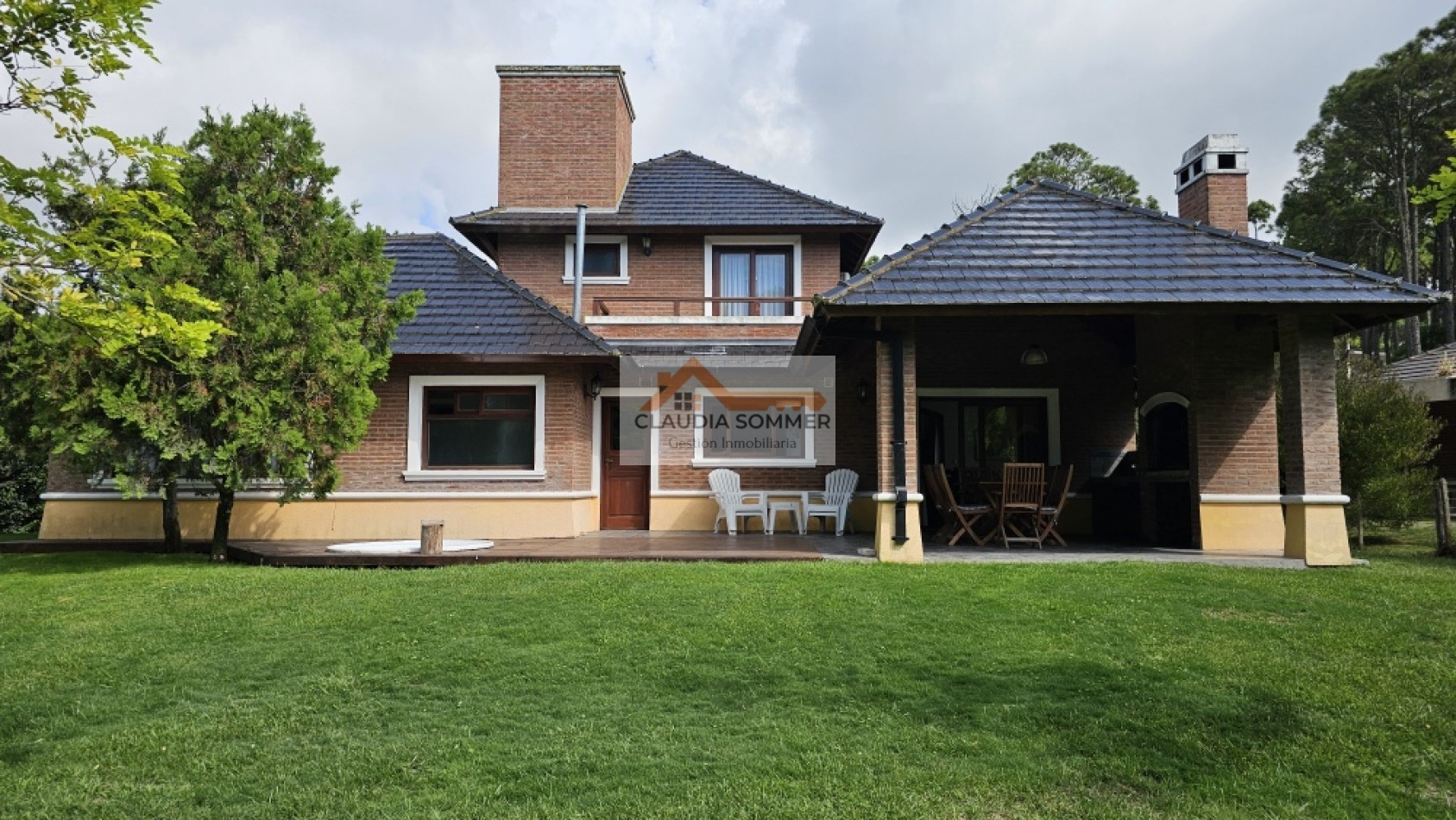 PINAMAR NORTE CHALET TRADICIONAL A SOLO 200 METROS DEL MAR