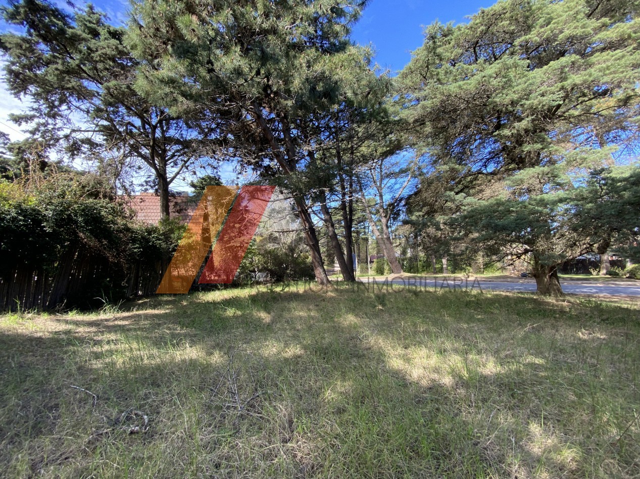 HERMOSO LOTE NIVELADO EN ESQUINA