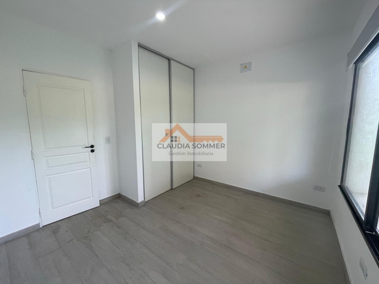CASA A ESTRENAR EN BARRIO NAYADES