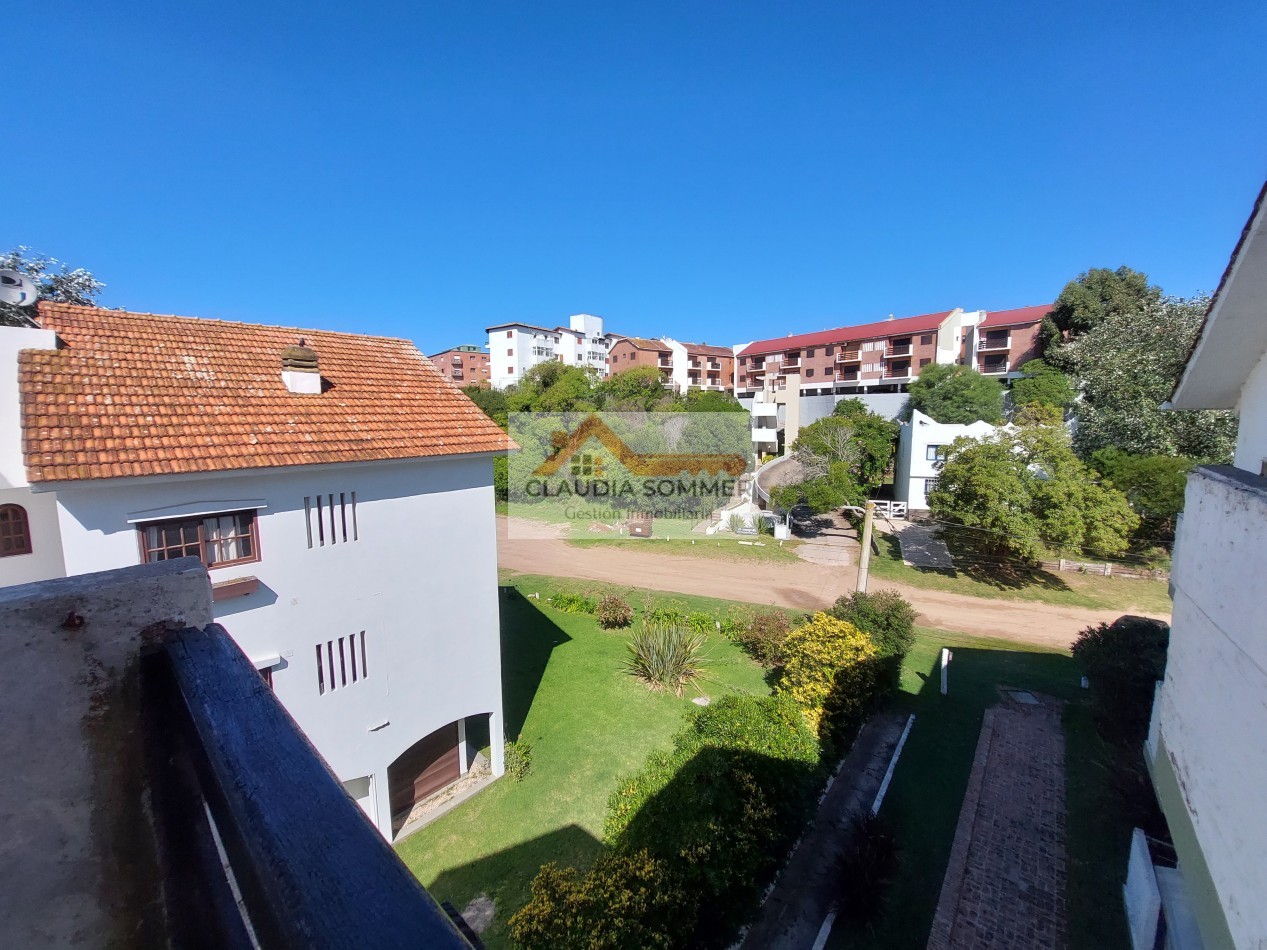 DEPARTAMENTO CON ENTREPISO, BALCON Y CERCA DEL MAR