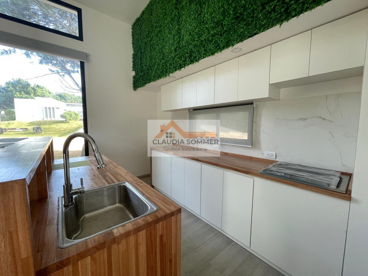CASA A ESTRENAR EN BARRIO NAYADES