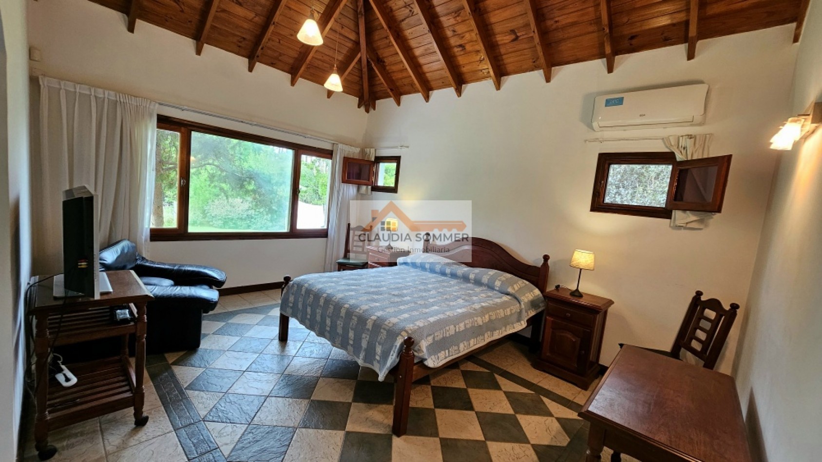 PINAMAR NORTE CHALET TRADICIONAL A SOLO 200 METROS DEL MAR