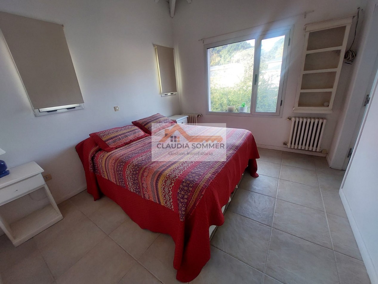 COMPLEJO TRIDENTE: COMODO TRIPLEX  CON PATIO, PARRILLA,COCHERA, PARQUE Y PISCINA.