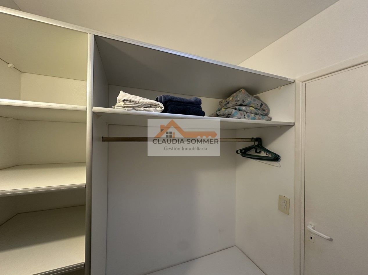 COMPLEJO TRIDENTE: COMODO TRIPLEX CON PATIO, PARRILLA,COCHERA, PARQUE Y PISCINA.