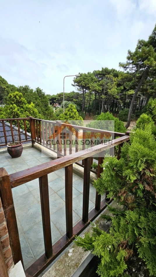 PINAMAR NORTE CHALET TRADICIONAL A SOLO 200 METROS DEL MAR