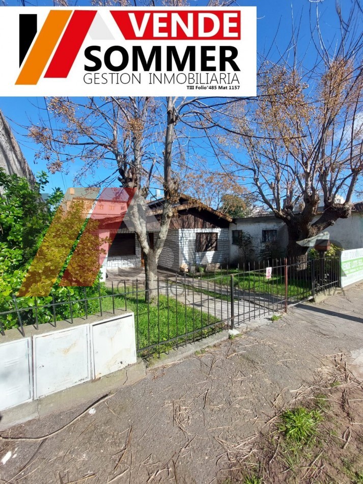 OPORTUNIDAD !! EN VENTA TRES CASAS + DEPARTAMENTO