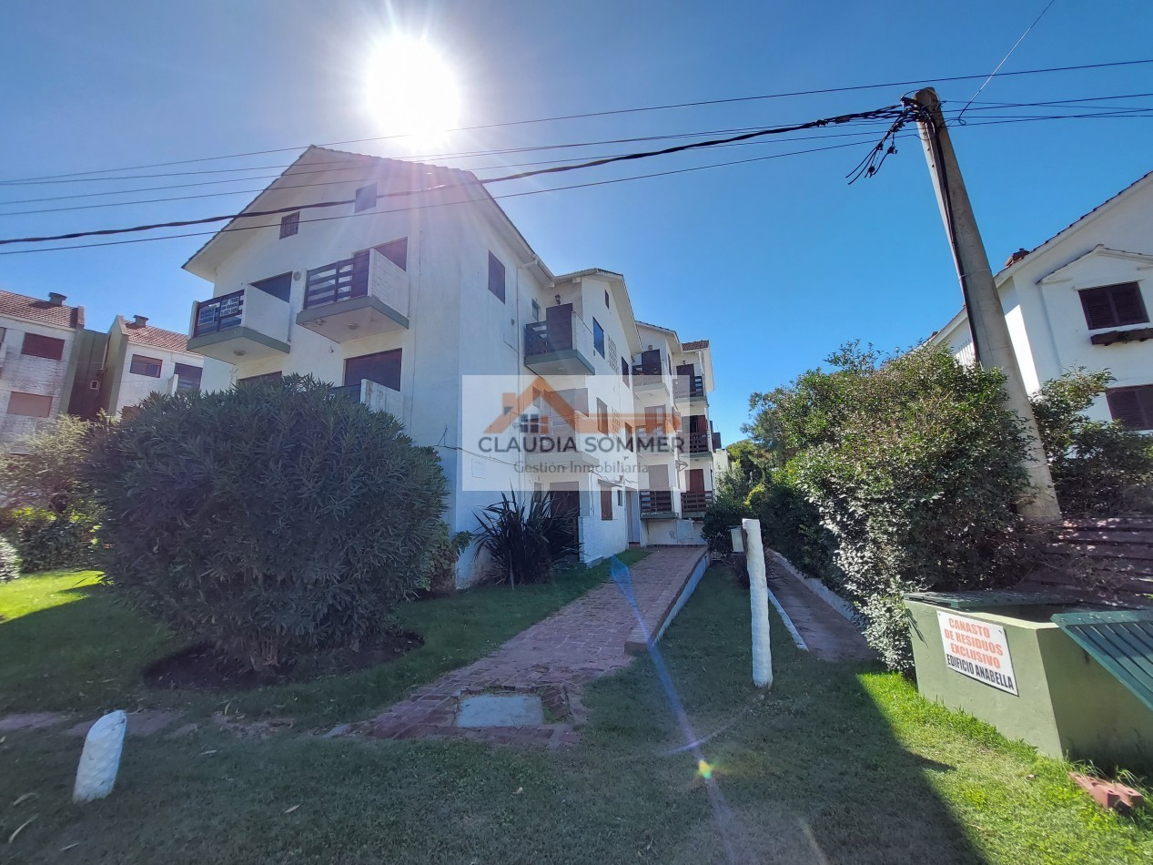 DEPARTAMENTO CON ENTREPISO, BALCON Y CERCA DEL MAR