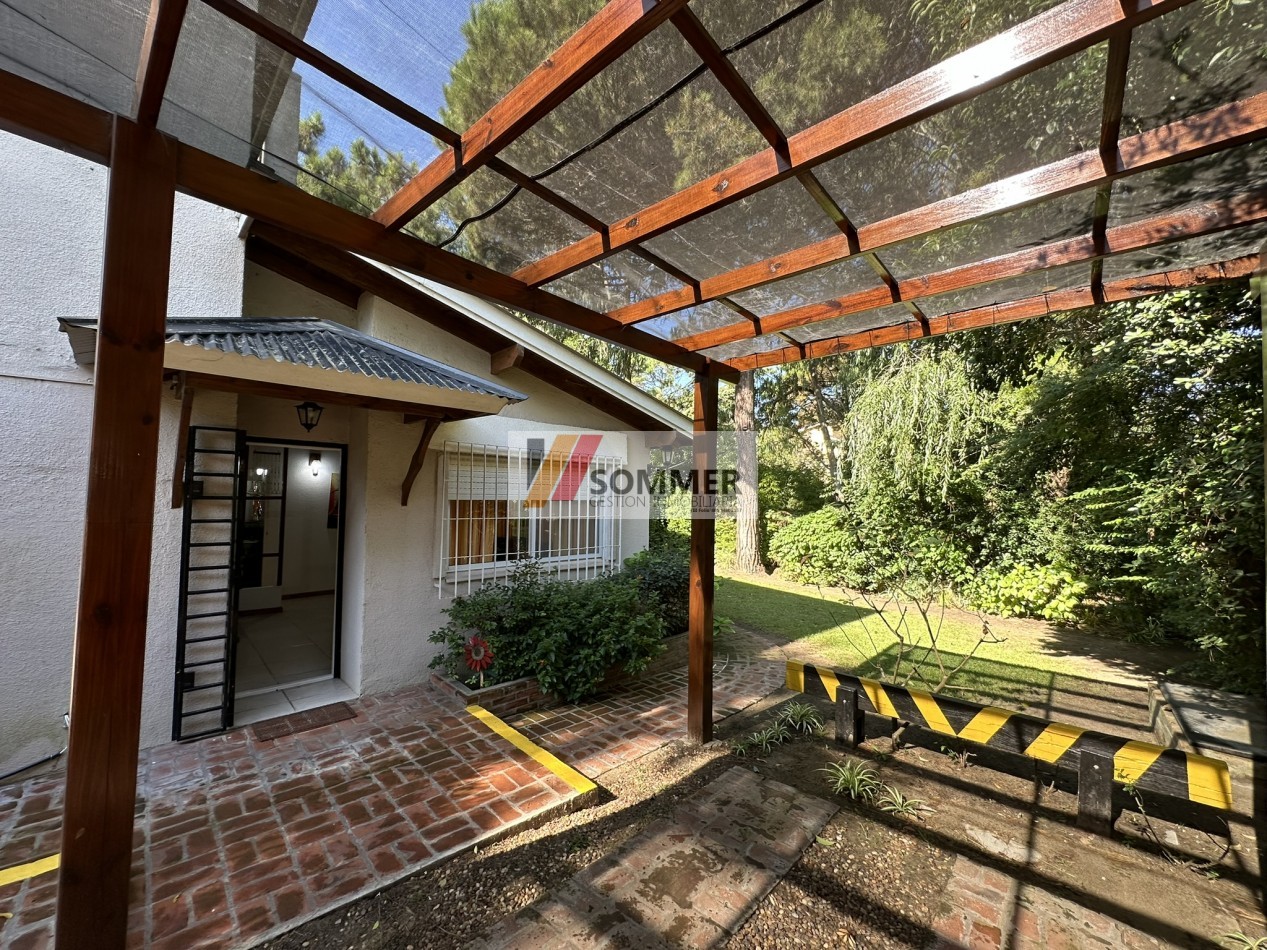DOS CASAS IDEAL INVERSION PARA RENTA !!!! PROPIEDAD MULTIFAMILIAR - EXCELENTE UBICACION Y ESTADO -