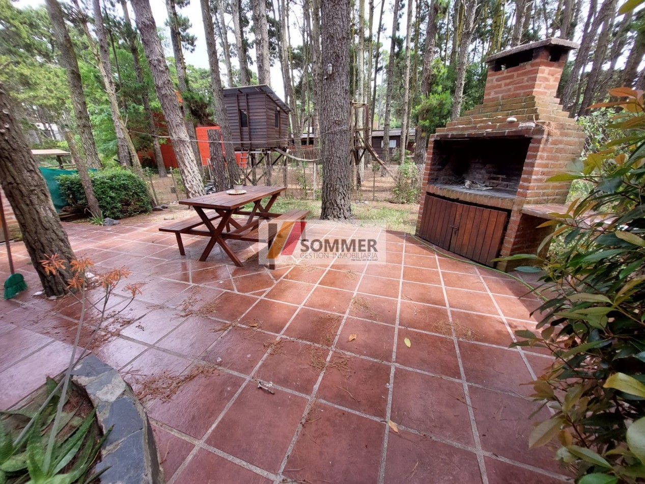CASA EN MAR AZUL- VILLA GESELL-