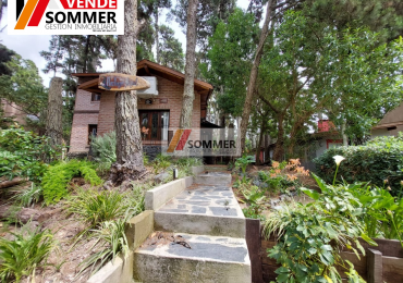 CASA EN MAR AZUL- VILLA GESELL-