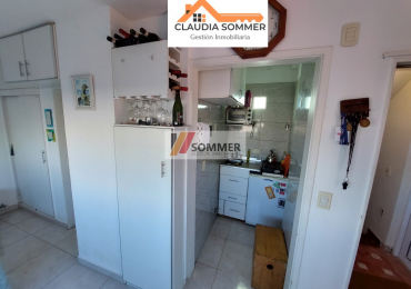 AMPLIA COCHERA + DEPARTAMENTO  EN PLENO CENTRO DE PINAMAR