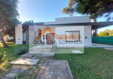 CASA A ESTRENAR EN BARRIO NAYADES