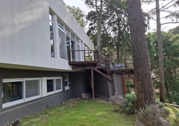 CASA CON VISTAS AL GOLF DE CARILO