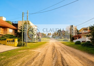 DOS LOTES MULTIFAMILIARES CERCA DEL MAR- OSTENDE/PINAMAR-