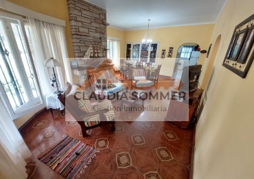 CASA TRADICIONAL CON PISCINA A TRES CUADRAS DEL MAR- Pinamar Sur-